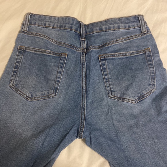 High Rise Mom jean - Picture 3 of 3